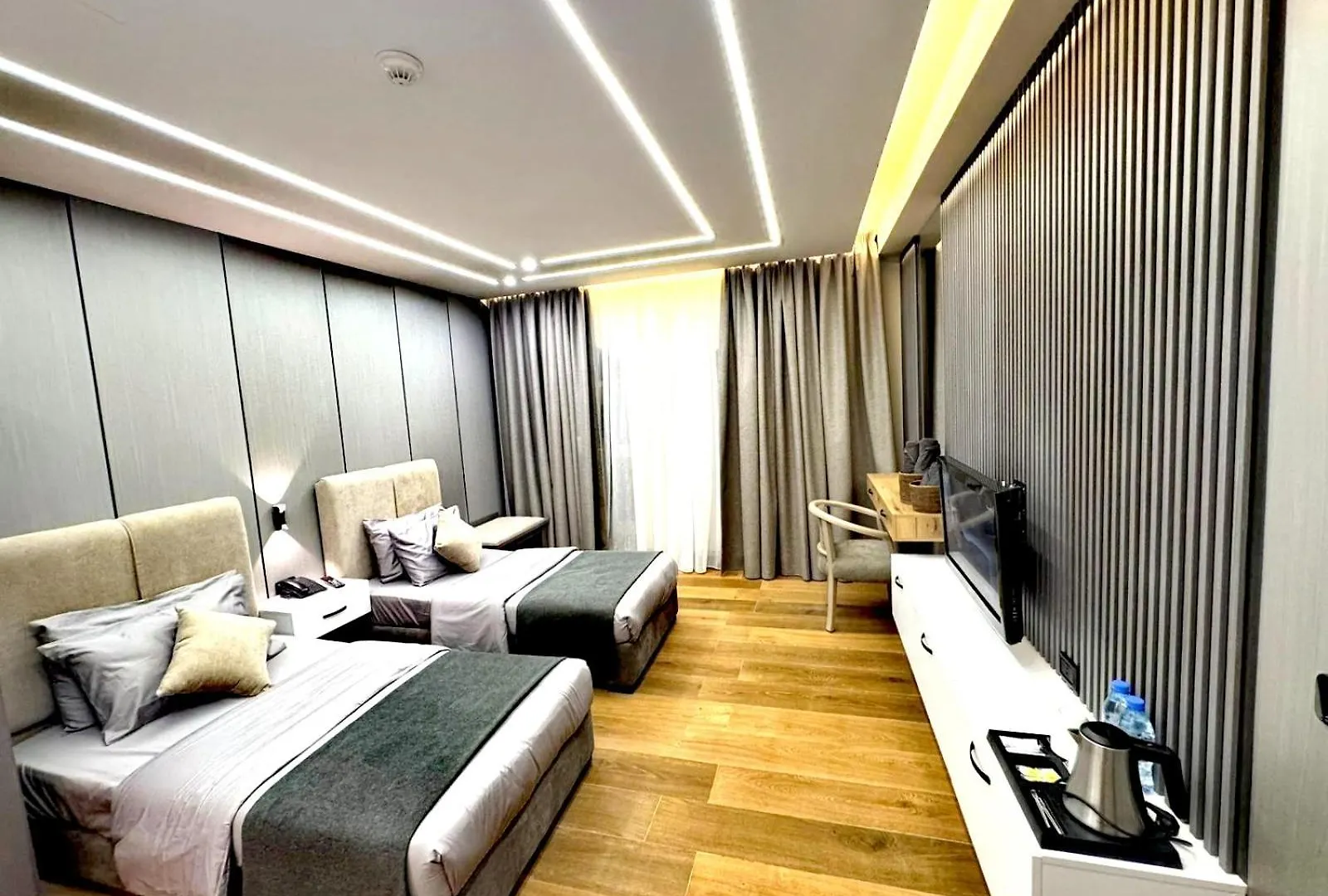 ****  Queens Suite Hotel Beirut Libanon