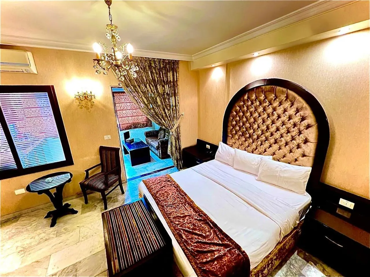 Queens Suite Hotel Beiroet 4*,  Libanon