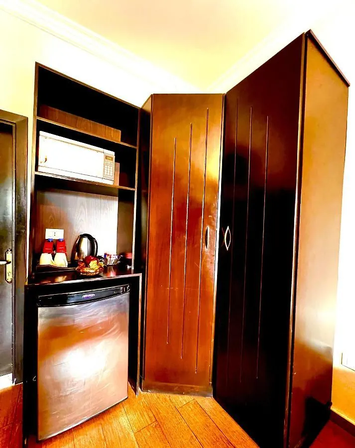Queens Suite Hotel Beirut