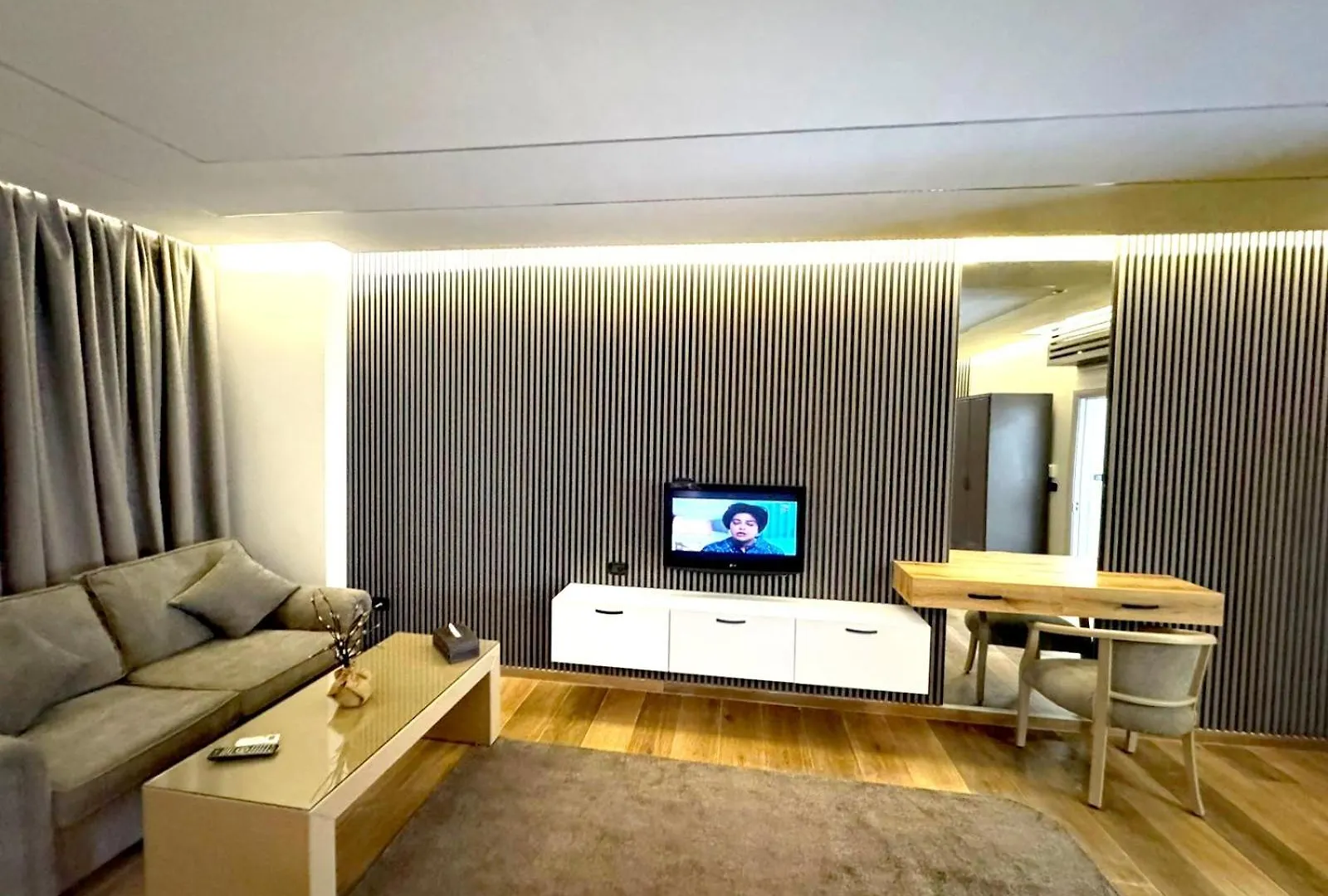 Queens Suite Hotel Beirut