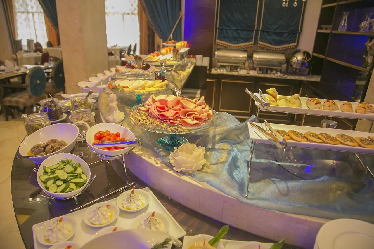 Queens Suite Hotel Beirut 4*,